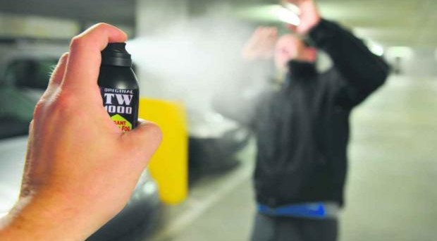 Spray al peperoncino, acquisto libero da 16 anni in su. Solo per autodifesa  - Shalom