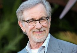 Steven Spielberg contro l’antisemitismo: “Temo che la storia si possa ripetere”