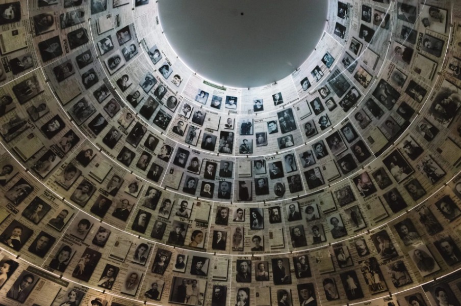 Yom HaShoah, la memoria e l’accensione delle torce. Le storie di Pnina, Allegra e Izi