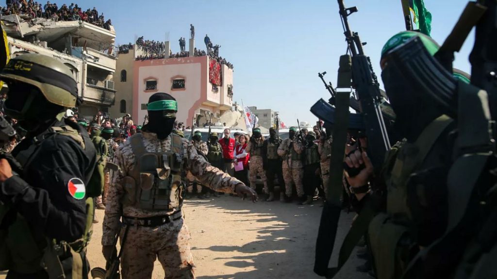 Stipendi tagliati e fondi esauriti, Hamas è al collasso