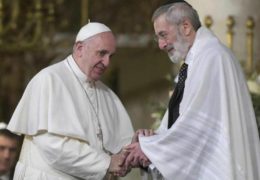 Lo scambio di auguri tra Rav Riccardo Di Segni e Papa Francesco per Pesach e Pasqua