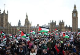 Regno Unito sotto accusa: milioni di sterline in aiuti umanitari finiti a Hamas