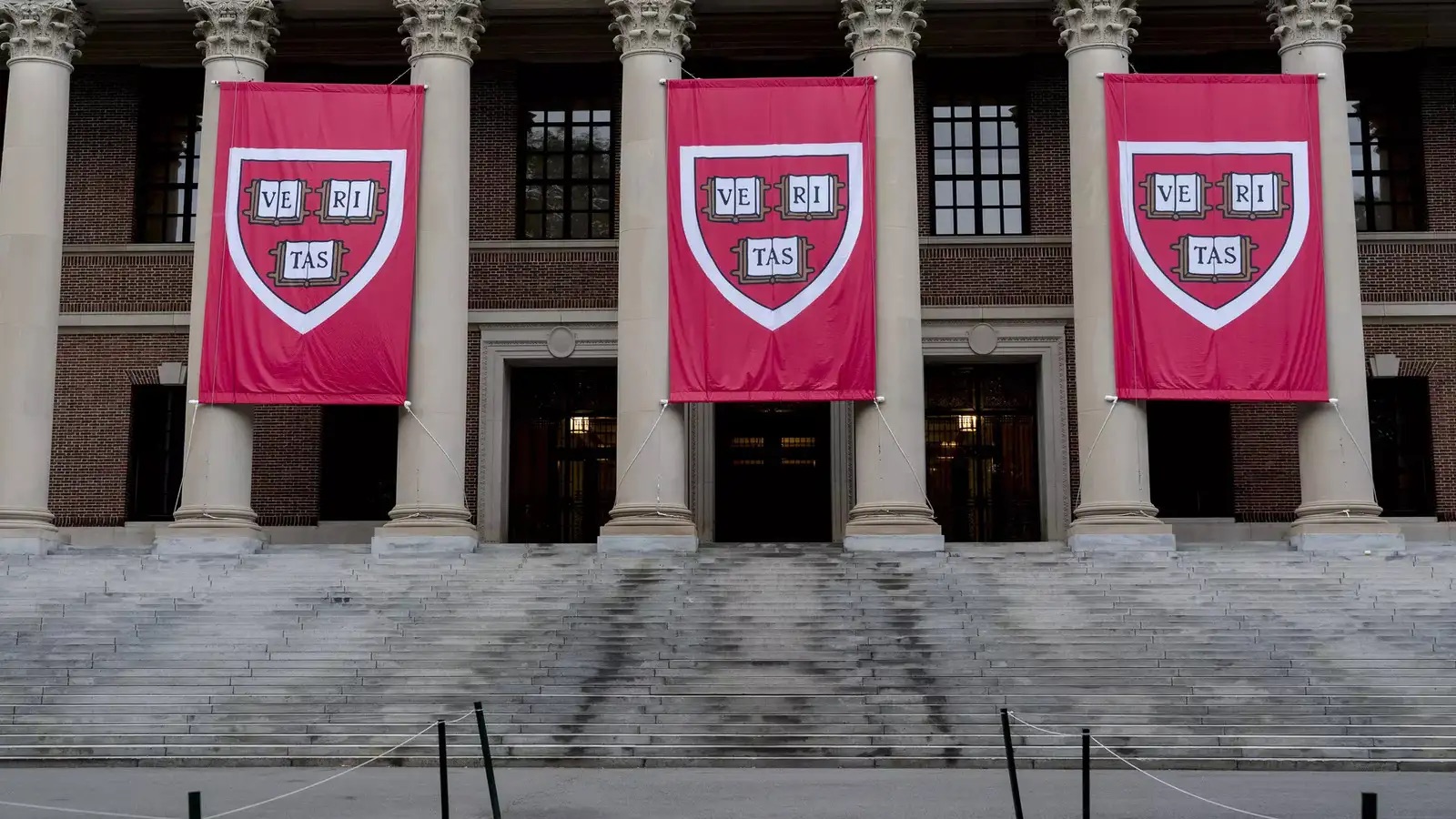 Antisemitismo a Harvard: il nuovo rapporto denuncia discriminazioni sistemiche e doppi standard verso gli studenti ebrei