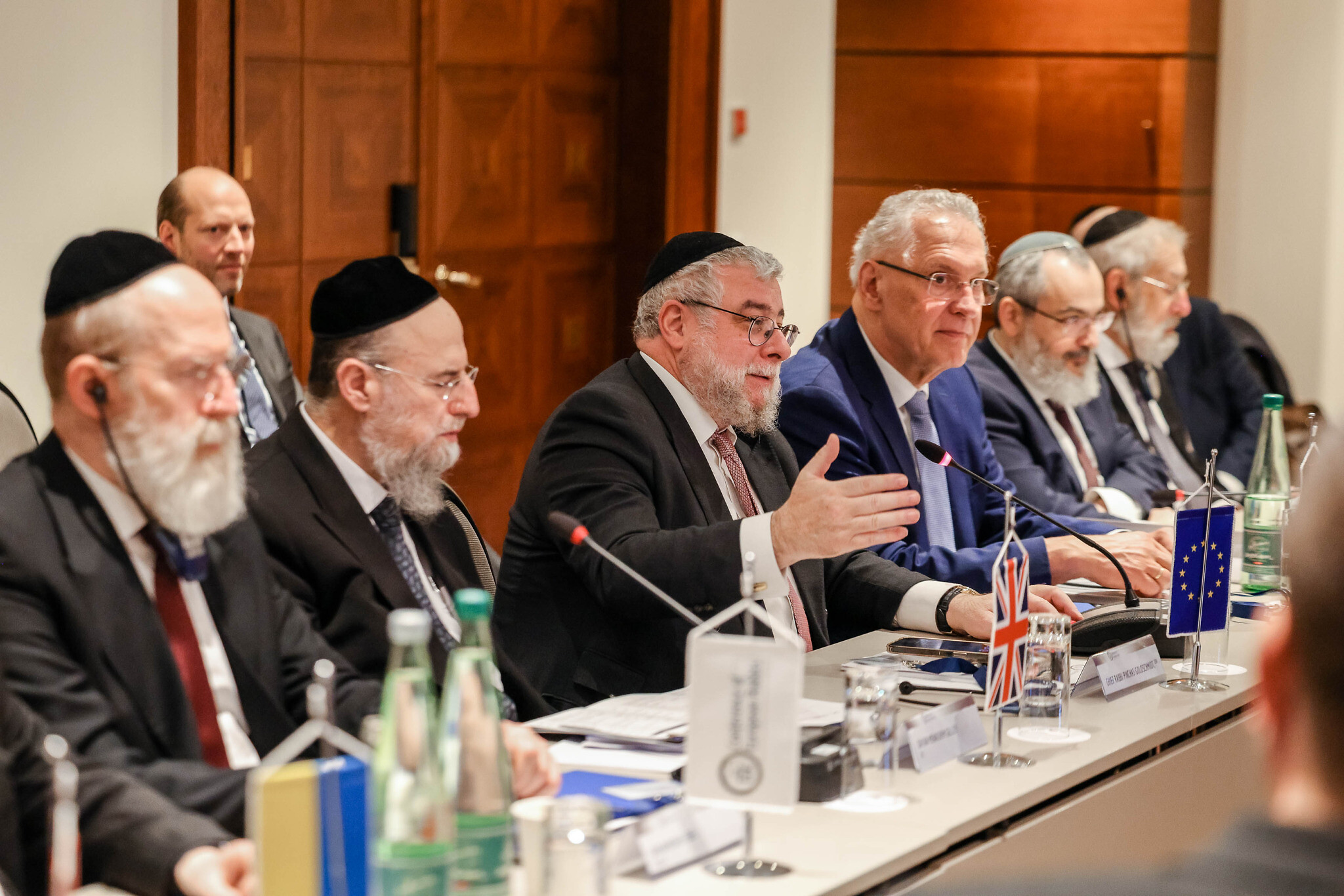 Sarajevo, un hotel cancella la prenotazione dei rabbini. Rav Mirvis: “Spaventoso antisemitismo”