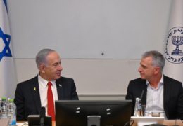 Netanyahu in visita al Mossad: “Il vostro lavoro ha cambiato il corso della storia”