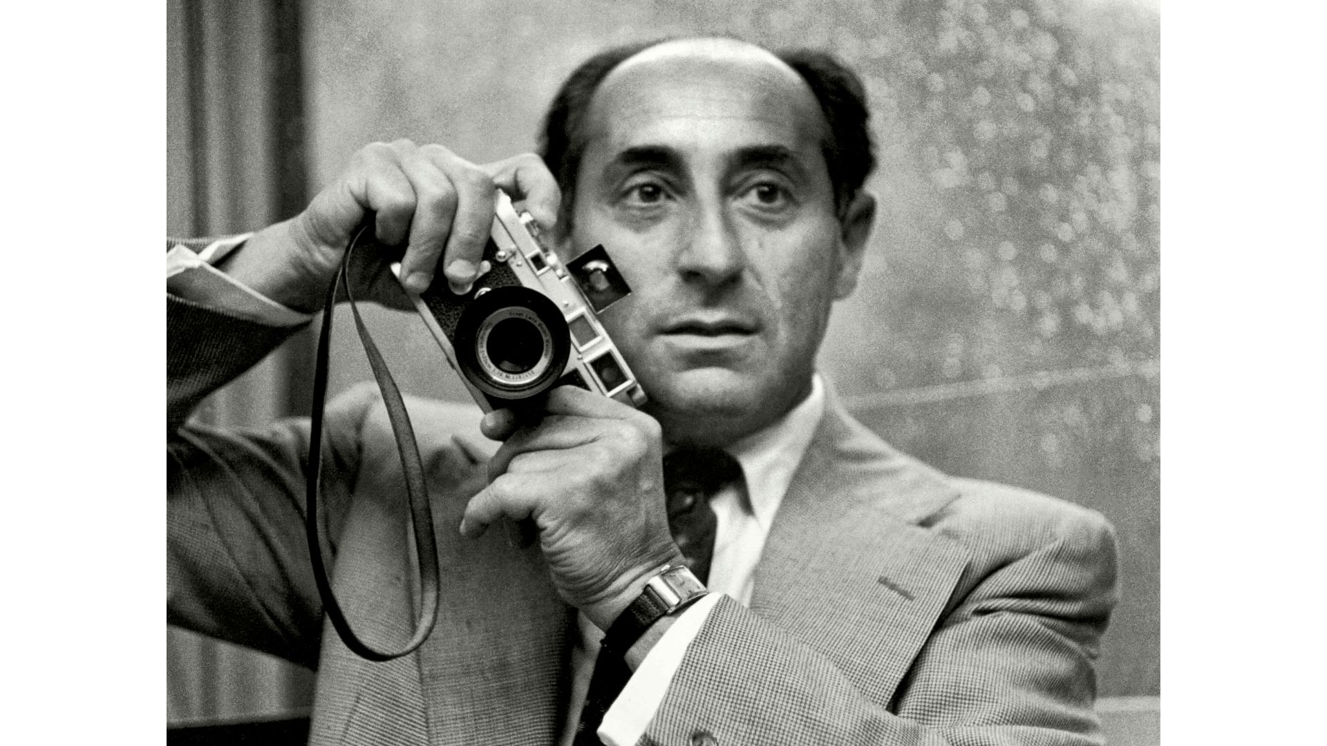 Alfred Eisenstaedt a 80 anni dal celeberrimo scatto a Times Square in mostra da Camera a Torino