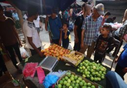 Gaza, video del COGAT smentisce accuse di carestia: mercati affollati e aiuti in arrivo