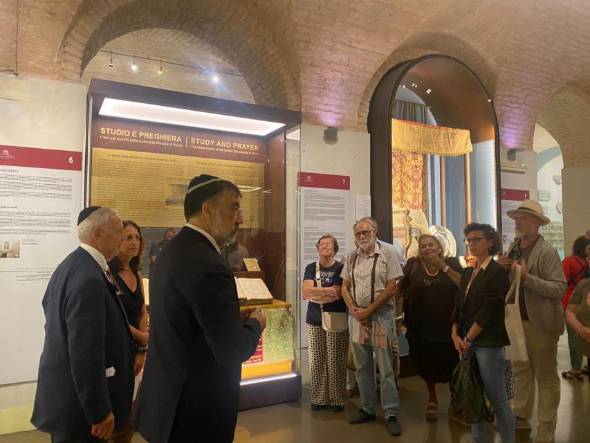 Il popolo del libro: memoria, fede e identità in mostra al Museo Ebraico