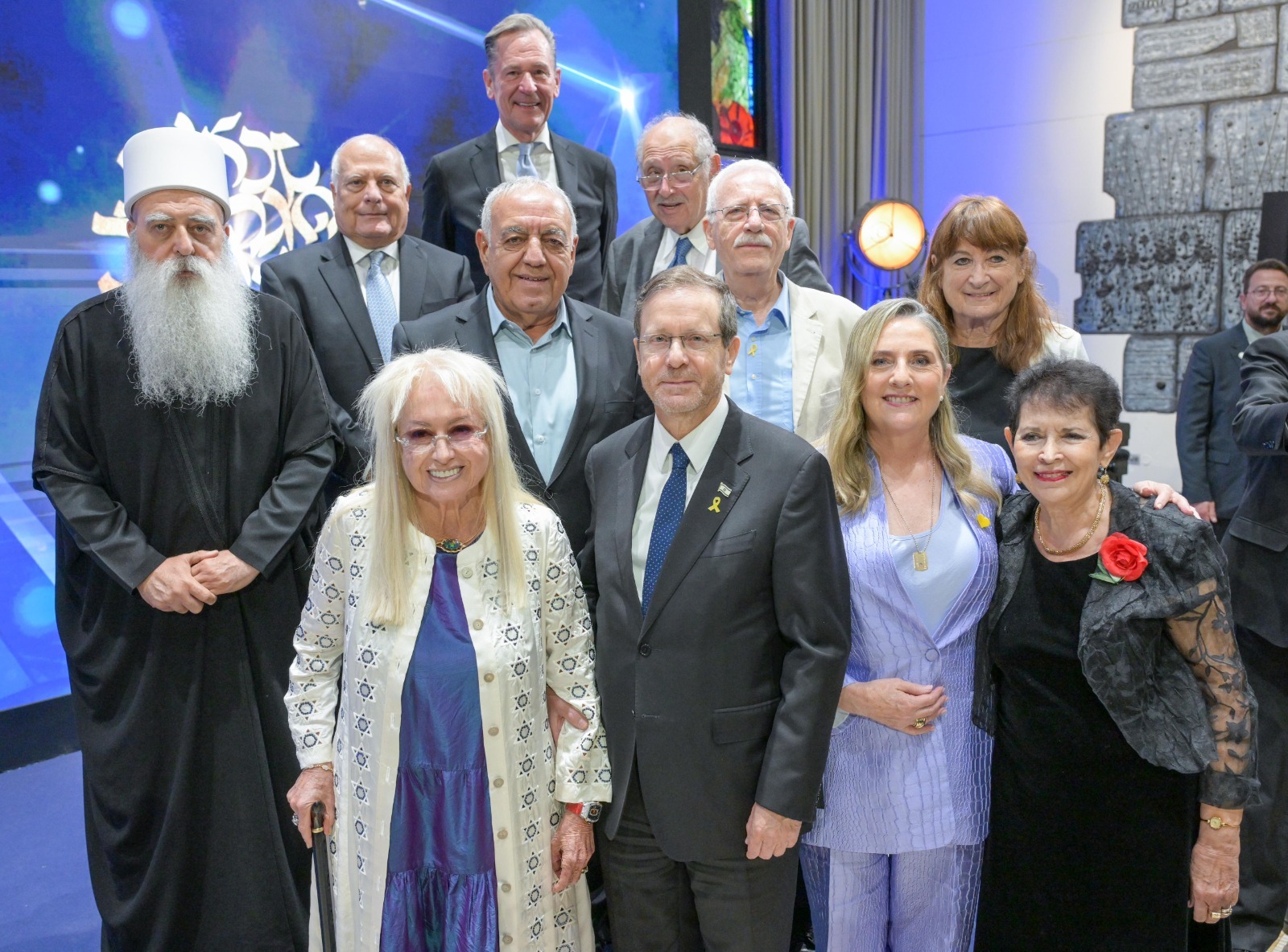 Herzog conferisce la Medaglia d’Onore del Presidente d’Israele. Tra gli insigniti, la filantropa Miriam Adelson