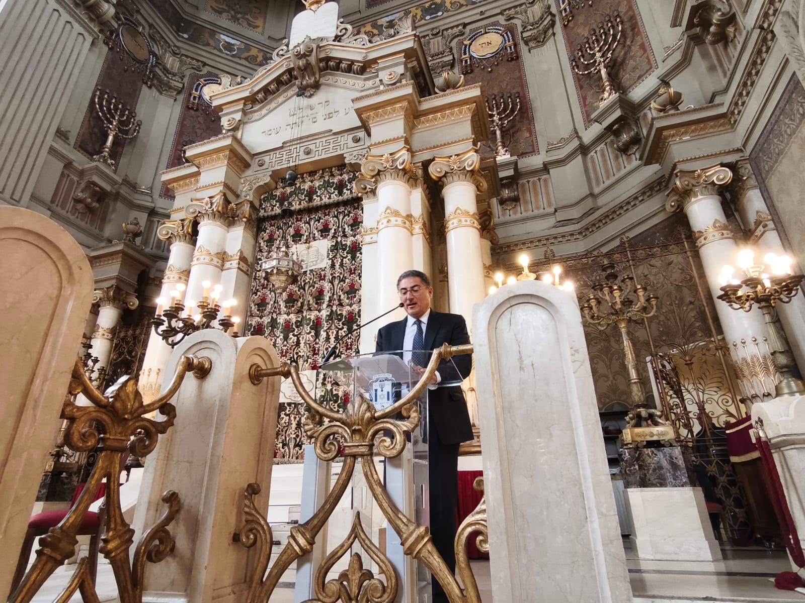I giorni di festa macchiati dall’odio: il ricordo al Tempio Maggiore