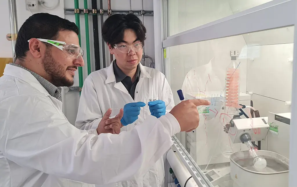 Ricerca israeliana: addio ai punti di sutura, arriva la colla biologica intelligente