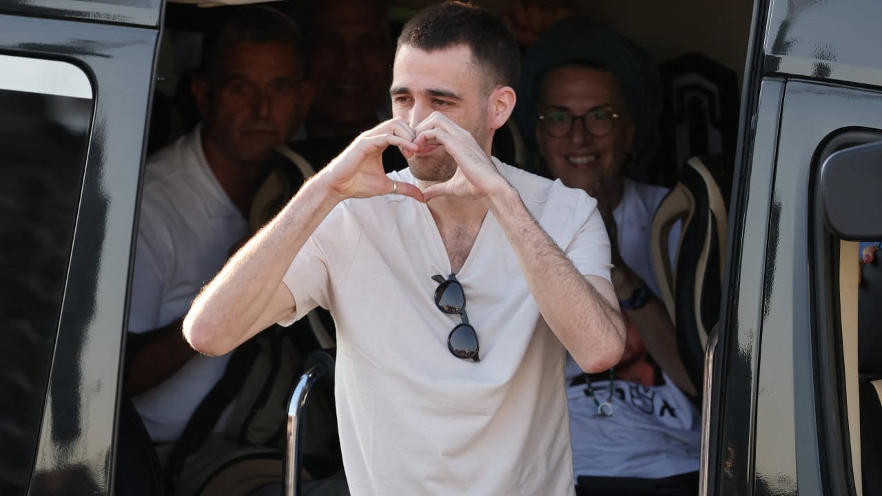 Ostaggi nell’oscurità: due anni di fame, paura e silenzio