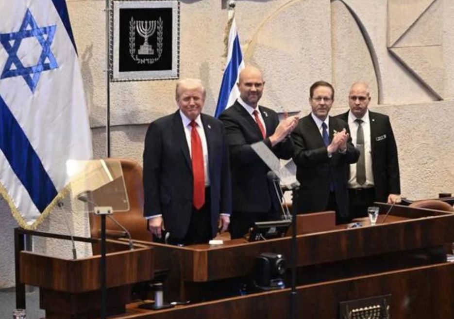 Trump alla Knesset: “Israele è più forte, rispettato e sicuro che mai”