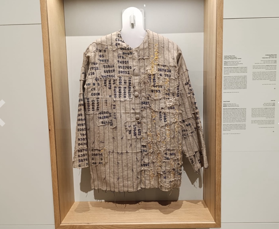 Living Memory: una nuova esposizione per raccontare la Shoah attraverso gli oggetti Living Memory: una nuova esposizione per raccontare la Shoah attraverso gli oggetti