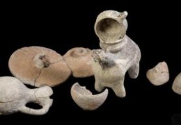 Israele: archeologi scoprono la più antica “cantina” della regione e un raro tesoro rituale cananeo