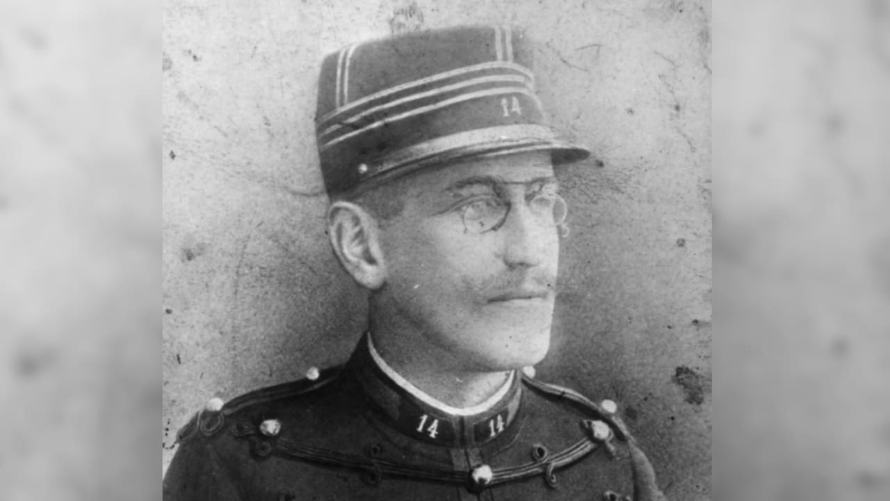 Alfred Dreyfus promosso generale 131 anni dopo la condanna
