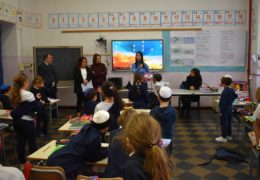 La prevenzione inizia sui banchi di scuola: i dentisti dell’Ospedale Israelitico nelle classi della “Vittorio Polacco”