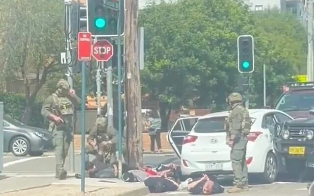 Sydney, arresti precauzionali dopo l’attentato. Il premier Albanese conferma natura 