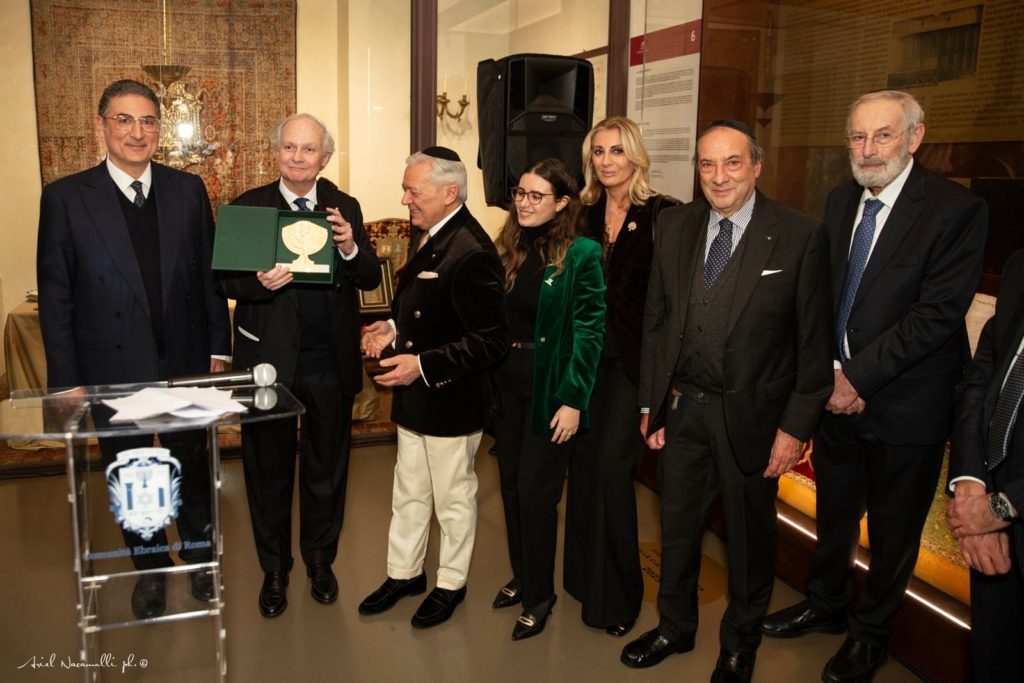 Il Benè Berith conferisce la ‘Menorah d’oro’ a Stefano Lucchini
