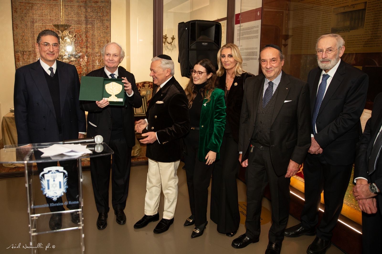 Il Benè Berith conferisce la ‘Menorah d’oro’ a Stefano Lucchini Il Benè Berith conferisce la ‘Menorah d’oro’ a Stefano Lucchini